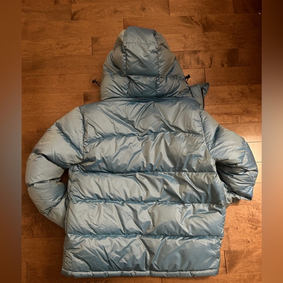 Bright blue high-gloss super puff in perfect condition, worn only about 5 times. - Picture 2 of 3